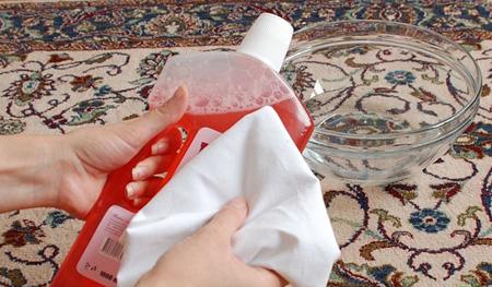 شستن فرش در خانه با شامپو فرش