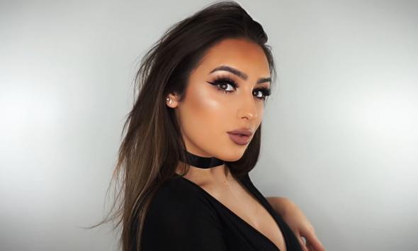 رنگ رژ لب مناسب پوست برنز رنگ رژ لب مناسب پوست برنز