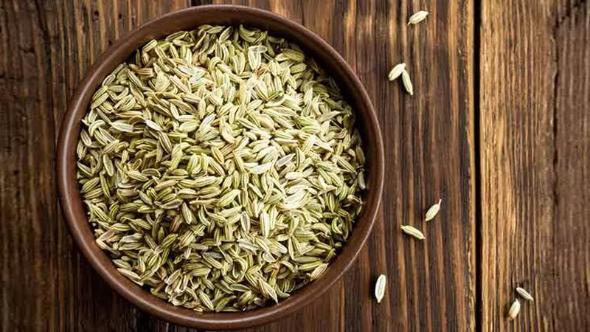 با این روشها بوی بد دهان را درمان کنیم رفع بوی بد دهان با دانههای رازیانه