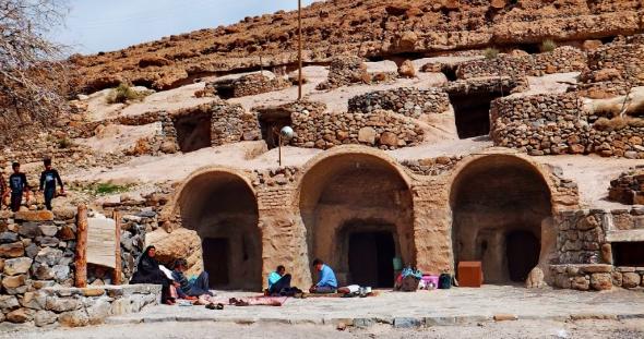 غارهای سه گانه و معبد بان مسیتی تیس چابهار غارهای سه گانه چابهار