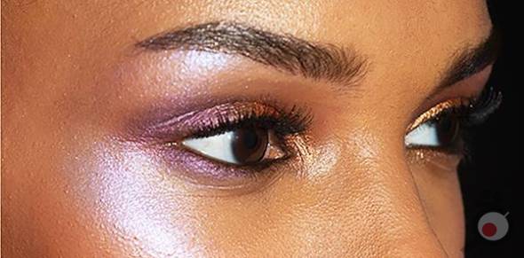 استفاده از هایلایتر پوست در گوشه های داخلی چشم