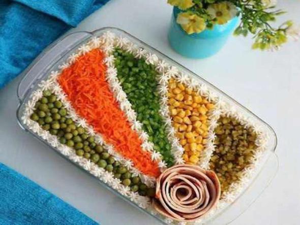 آموزش تزیین سالاد الویه آموزش تزیین سالاد الویه