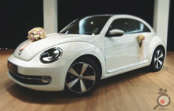 تزئین ماشین عروس با گل