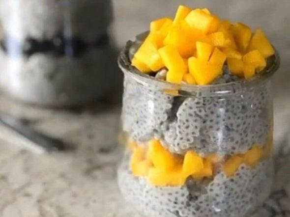 پودینگ تخم شربتی و انبه پودینگ تخم شربتی و انبه