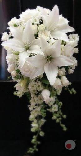 دسته گل عروس با لیلوم سفید