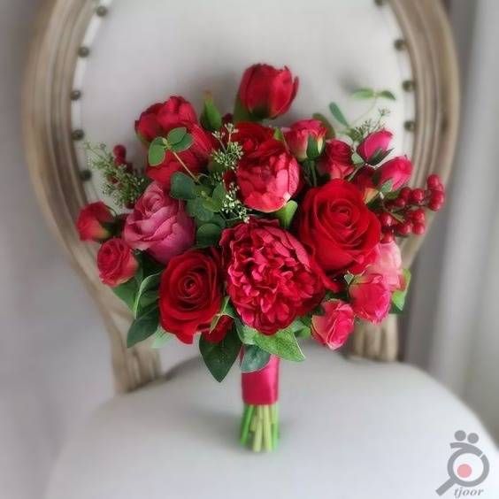 دسته گل عروس رز قرمز صورتی