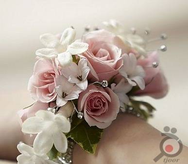 دستبند گل زیبا صورتی برای عقد کنان
