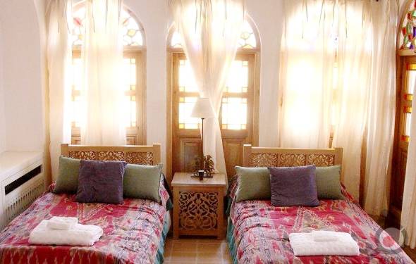 تصویر اتاق خواب دو تخته ایرانی