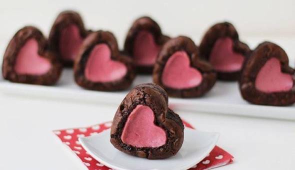 کاپ کیک شکلاتی قلبی برای ولنتاین