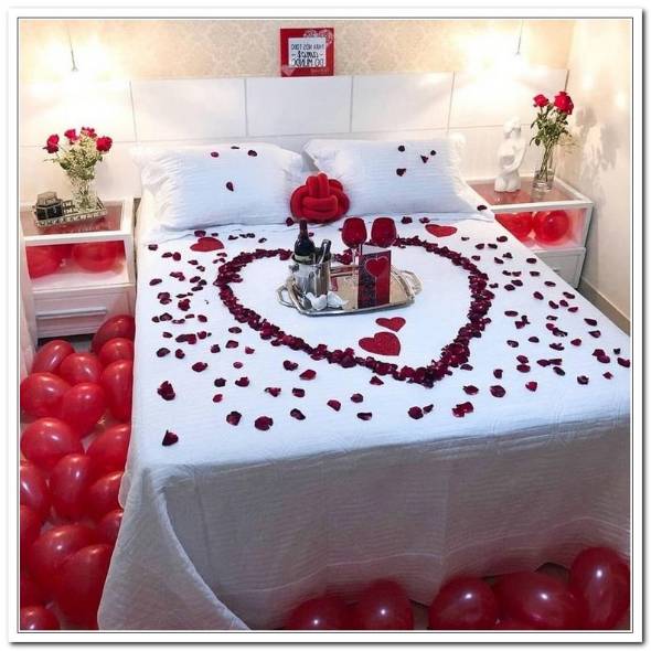 تزيين تخت عروس با گل سرخ
