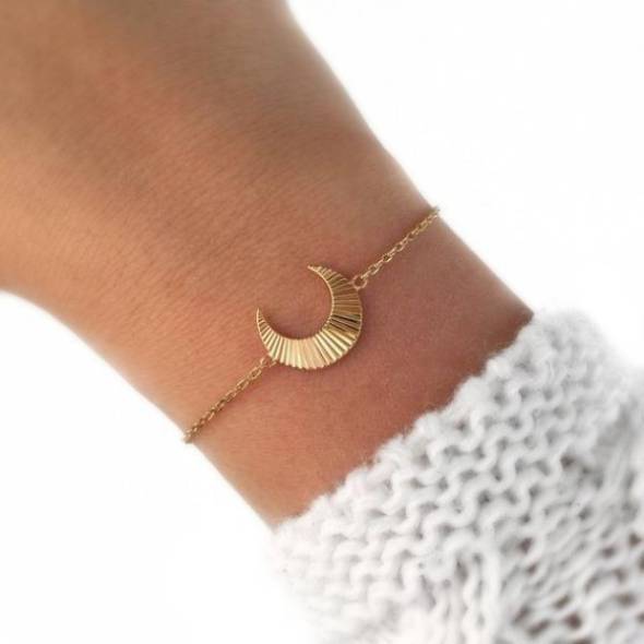 دستبند زنجیر طلا با نمای ماه