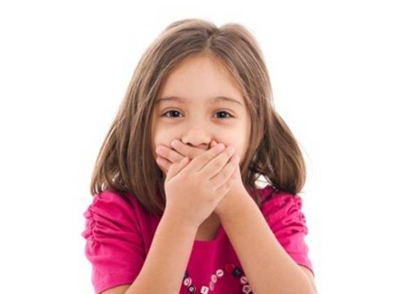 انتشار بوی بد از دهان کودکان، علل و روشهای درمان