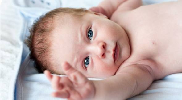 علت تغییر رنگ چشم نوزادان