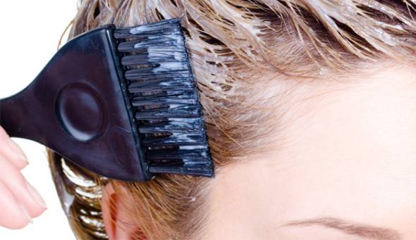 درمان موهای سوخته با روغن بادام