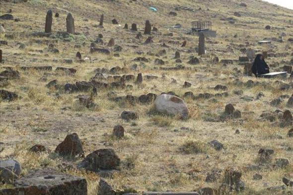 مکانهای دیدنی و تفریحی شهر تبریز کدامند؟ قبرستان تاریخی پینه شلوار تبریز