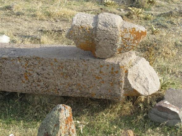 مکانهای دیدنی و تفریحی شهر تبریز کدامند؟ قبرستان تاریخی پینه شلوار تبریز