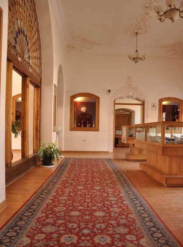 مکانهای دیدنی و تفریحی شهر تبریز کدامند؟ موزه قاجار تبریز