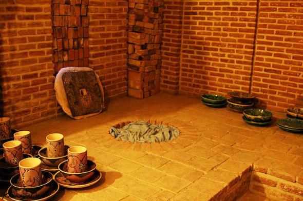 مکانهای دیدنی و تفریحی شهر تبریز کدامند؟ خانه سفال تبریز