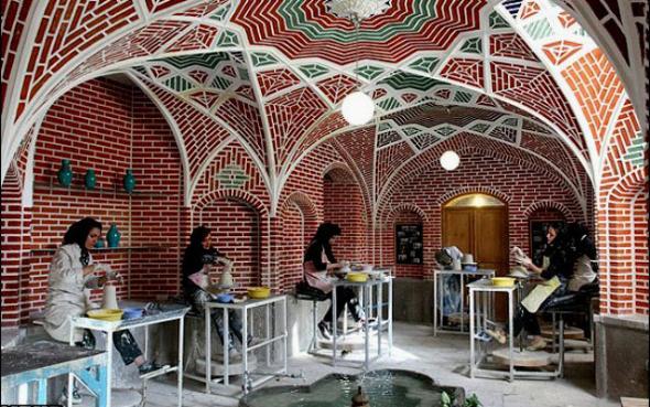 مکانهای دیدنی و تفریحی شهر تبریز کدامند؟ خانه سفال تبریز
