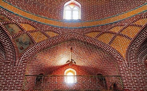مکانهای دیدنی و تفریحی شهر تبریز کدامند؟ مسجد استاد و شاگرد تبریز