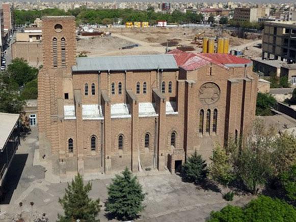 مکانهای دیدنی و تفریحی شهر تبریز کدامند؟ کلیسای کاتولیک ها تبریز