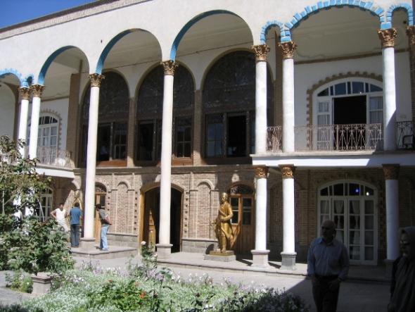 مکانهای دیدنی و تفریحی شهر تبریز کدامند؟ خانه مشروطه تبریز