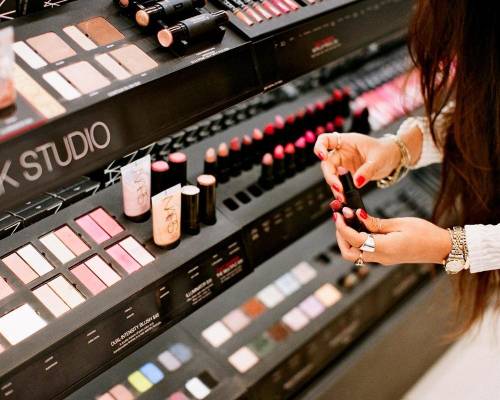 لوازم آرایشی کرمانشاه معرفی مراکز فروش لوازم آرایشی در کرمانشاه