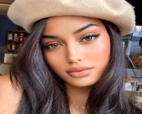 نمونه ای از مدل آرایش ساده آموزش آرایش صورت ساده