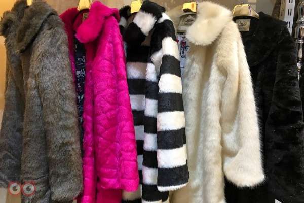 تخفیف ویژه کت های خز دار زنانه