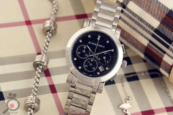 تخفیف ساعت زنانه و مردانه در سبک های متنوع تخفیف ساعت زنانه و مردانه در سبک های متنوع