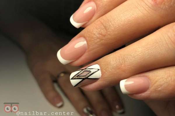 تخفیف کاشت ناخن