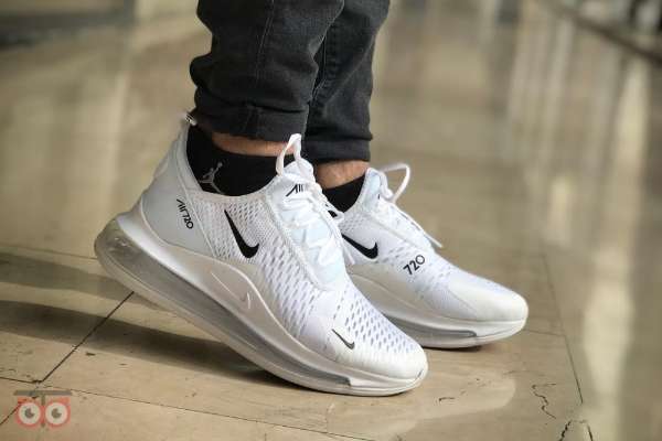 فروش فوق العاده انواع پوشاک نایک فروش فوق العاده انواع پوشاک نایک