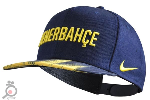 تخفیف پوشاک ورزشی نایک، زنانه و مردانه