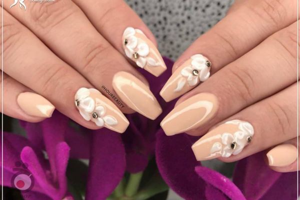 قیمت های ویژه برای پکیج آرایشی عروس خانم ها