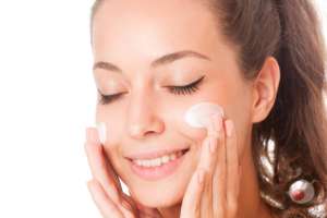 تخفیف ویژه خدمات پاکسازی صورت ویژه بانوان تخفیف ویژه خدمات پاکسازی صورت ویژه بانوان