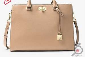 فروش ویژه لباس شب و کیف و کفش مجلسی زنانه در مجموعه گروه شوروم نیلو فروش ویژه لباس شب و کیف و کفش مجلسی زنانه در مجموعه گروه شوروم نیلو