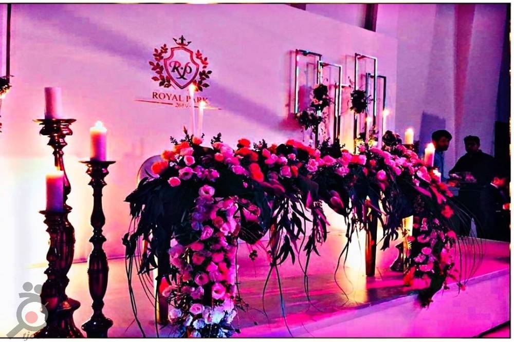 تخفیف تاریخ های باقیمانده در باغ تالار رویال پارک تخفیف تاریخ های باقیمانده در باغ تالار رویال پارک