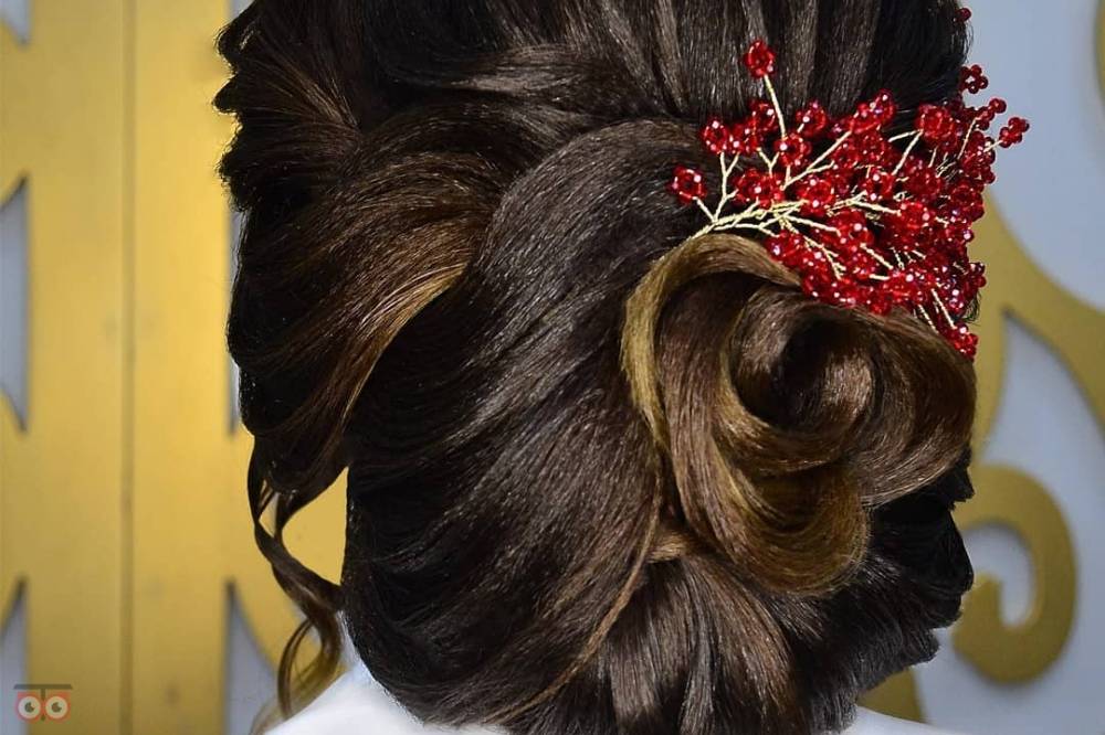 تخفیف بر روی تمامی خدمات آرایش و زیبایی به مناسبت تولد یکسالگی سالن ستاره فرهنگ تخفیف بر روی تمامی خدمات آرایش و زیبایی به مناسبت تولد یکسالگی سالن ستاره فرهنگ