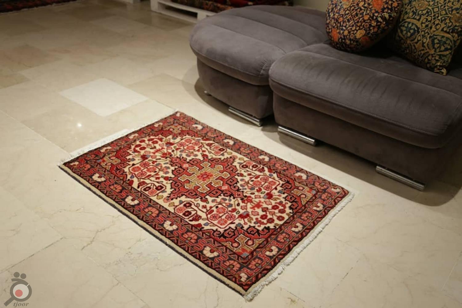 تخفیف انواع فرش های دستباف و اصیل ایرانی به مناسبت نوروز تخفیف انواع فرش های دستباف و اصیل ایرانی به مناسبت نوروز