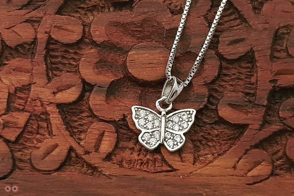 تخفیف انواع اکسسوری نقره زنانه و مردانه تخفیف انواع اکسسوری نقره زنانه و مردانه