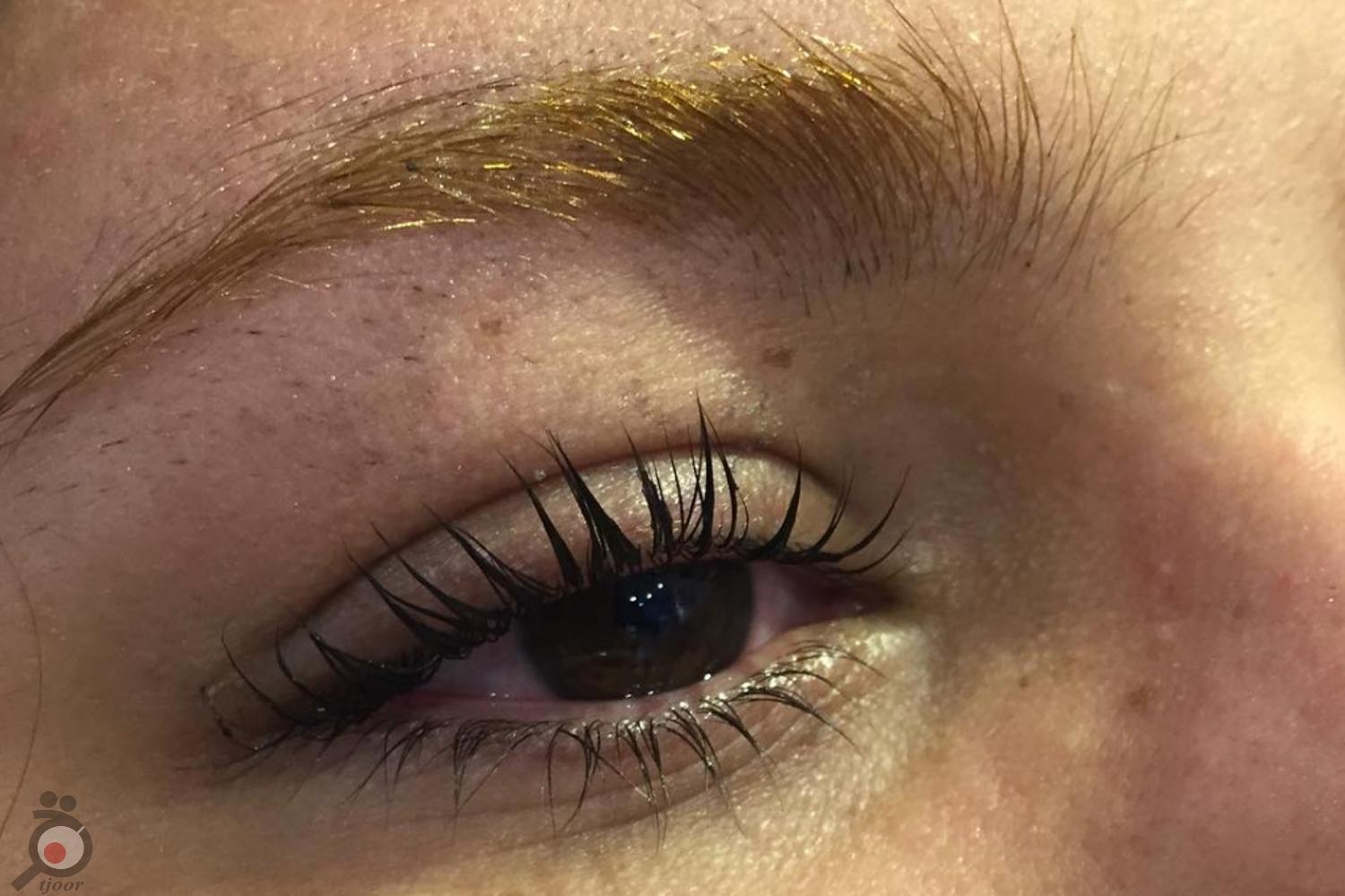 تخفیف ویژه خدمات آرایشی و زیبایی تخفیف ویژه خدمات آرایشی و زیبایی