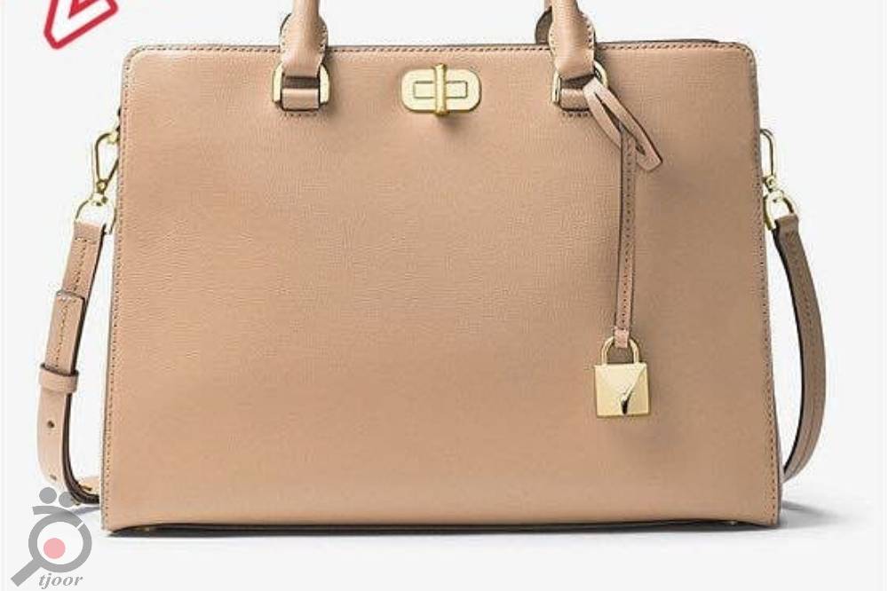 فروش ویژه لباس شب و کیف و کفش مجلسی زنانه در مجموعه گروه شوروم نیلو فروش ویژه لباس شب و کیف و کفش مجلسی زنانه در مجموعه گروه شوروم نیلو